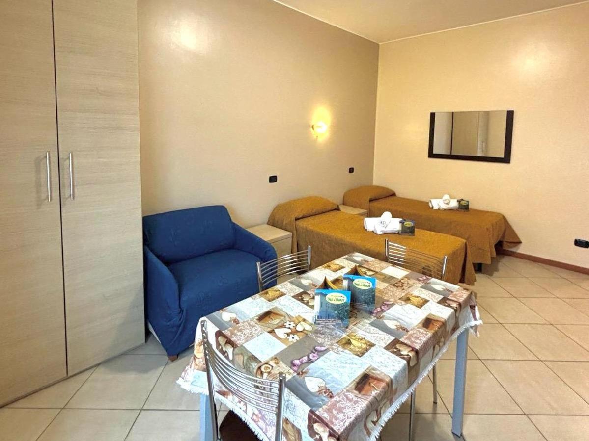 Ferienwohnung Amati Policlinic Monza Exterior foto