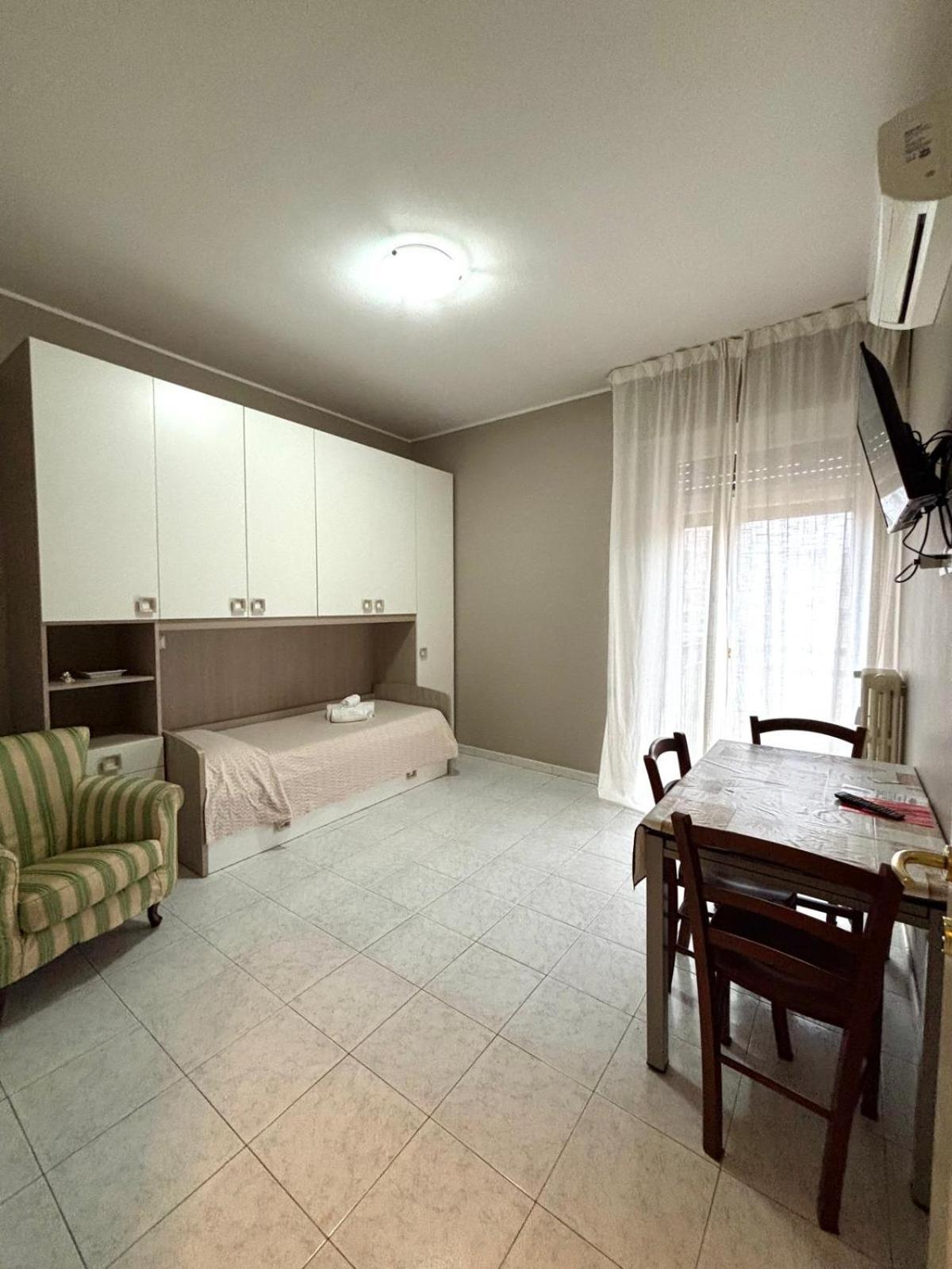 Ferienwohnung Amati Policlinic Monza Exterior foto